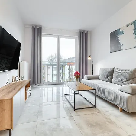 Emilii Plater Iv - Unique * Stettin